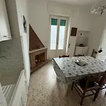 Dom wakacyjny Dimora Storica Fronte Mare Con Terrazzo Privato